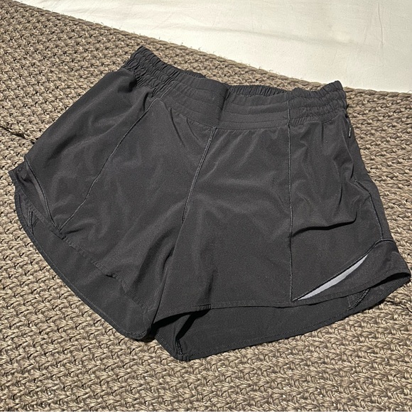 Lululemon hotty hot shorts - Picture 1 of 2